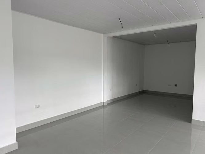 Alquiler de Local Comercial con Amplio Parqueo en San Pedro
