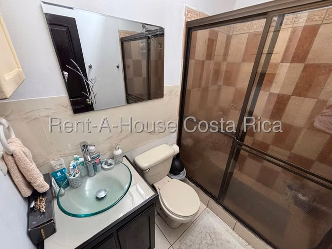 Venta de Casa en Condominio, Concepción de Tres Ríos | 2 Habitaciones | 2 Parqueos - Imagen 5
