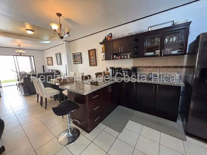 Venta de Casa en Condominio, Concepción de Tres Ríos | 2 Habitaciones | 2 Parqueos - Imagen 8