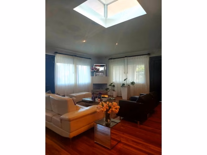 VENTA / Lujosa Propiedad (Permiso de Uso Comercial), Escazú