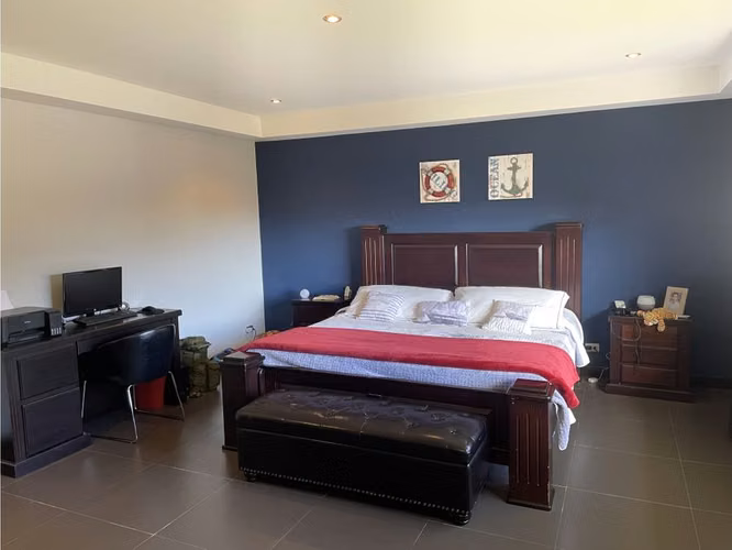 VENTA / Lujosa Propiedad (Permiso de Uso Comercial), Escazú