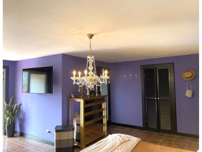 VENTA / Lujosa Propiedad (Permiso de Uso Comercial), Escazú