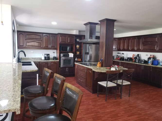 Venta de Casa en Santa Ana Piedades en lote de 1013 m2 - Imagen 5