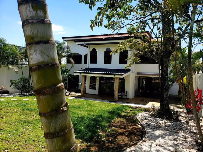 Venta de Casa en Santa Ana Piedades en lote de 1013 m2 - Imagen 17