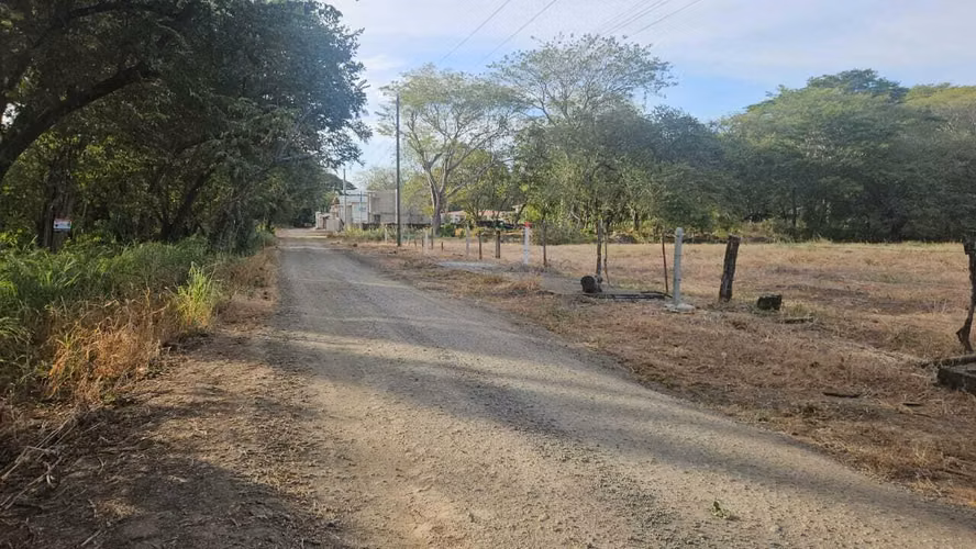 Venta de lote con 1615 m2  Uso de suelo Mixto en Playa Hermosa Guanacaste - Imagen 4