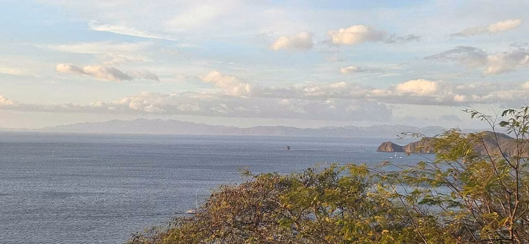 Venta de lote con 1615 m2  Uso de suelo Mixto en Playa Hermosa Guanacaste - Imagen 8