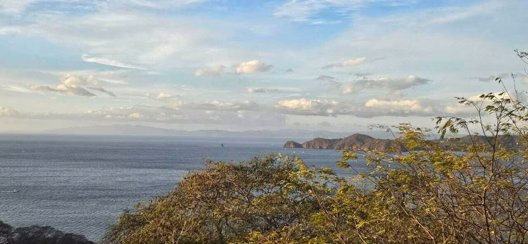 Venta de lote con 1615 m2  Uso de suelo Mixto en Playa Hermosa Guanacaste - Imagen 10