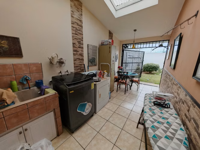 Venta de casa de una planta en Los Colegios Norte, Moravia
