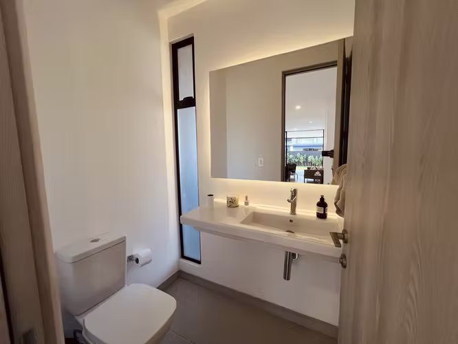 Casa moderna en Venta en Lindora – Viví Como en un Club Privado