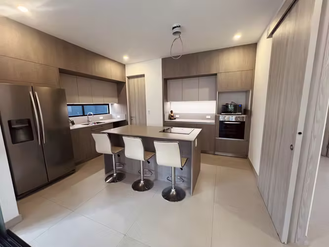 Casa moderna en Venta en Lindora – Viví Como en un Club Privado