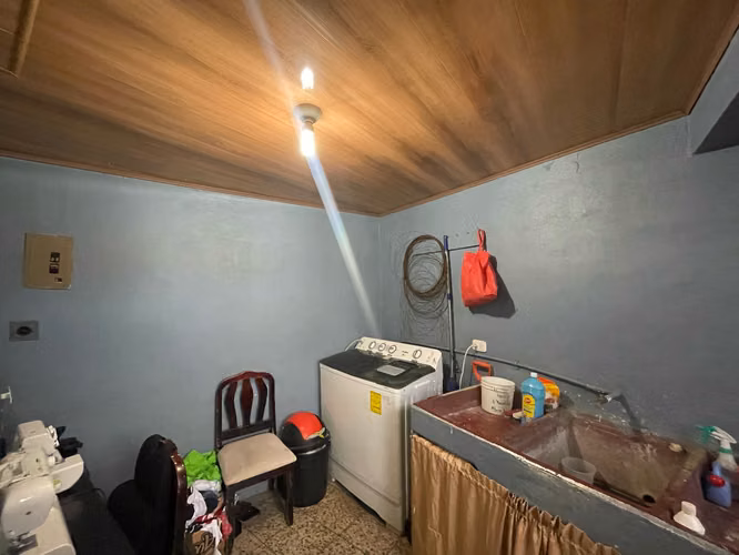 Venta de Casa Urbanizacion Sol Casa/ Alajuela