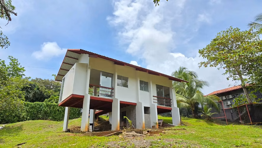 Casa en venta – Esterillos Oeste, Puntarenas