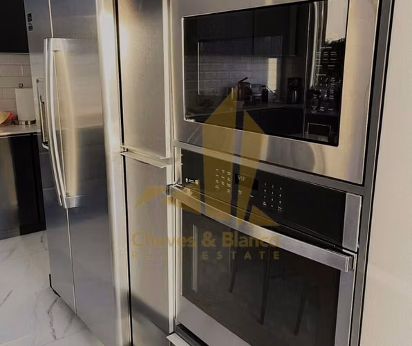 Casa de Lujo en Guachipelín, Escazú | 304 m², Jardín y Condominio Exclusivo