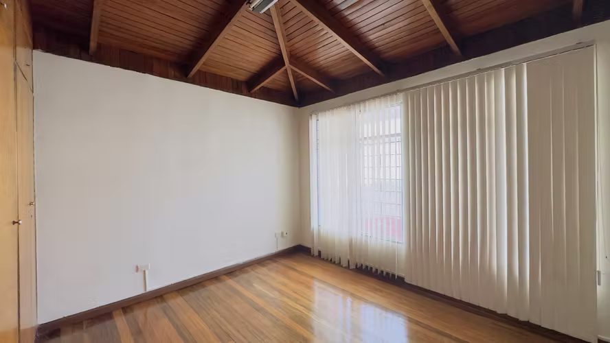 Alquiler para oficinas, uso mixto, cerca Casa Presidencial | Zapote - San José