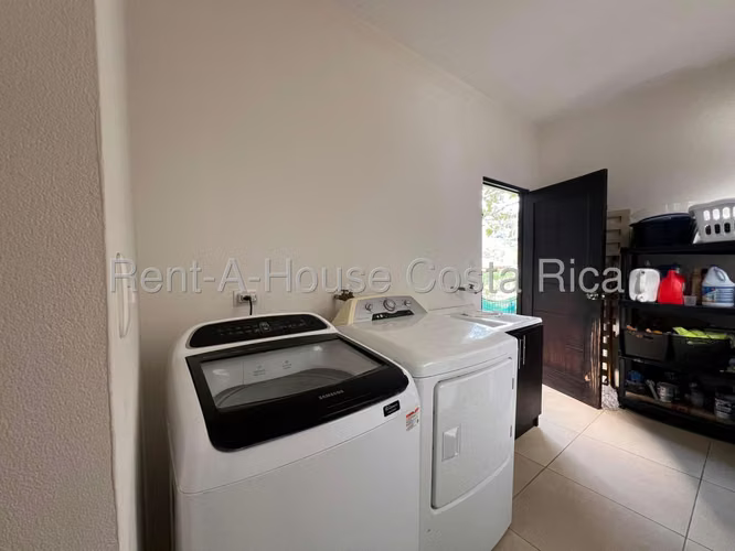 Venta de casa en Santa Ana Piedades en Residencial - Imagen 11
