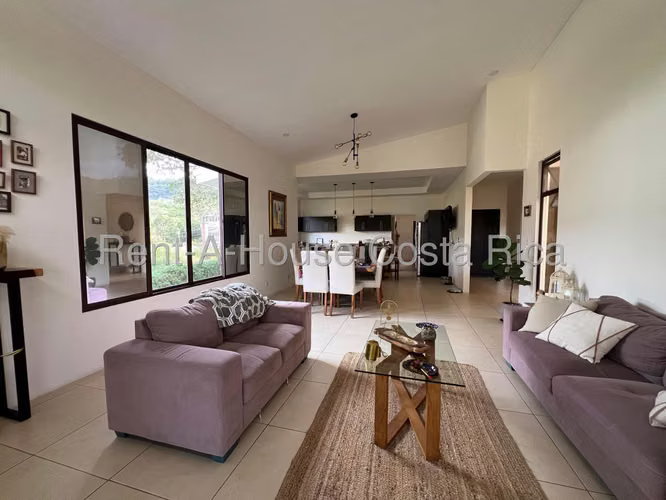 Venta de casa en Santa Ana Piedades en Residencial - Imagen 3