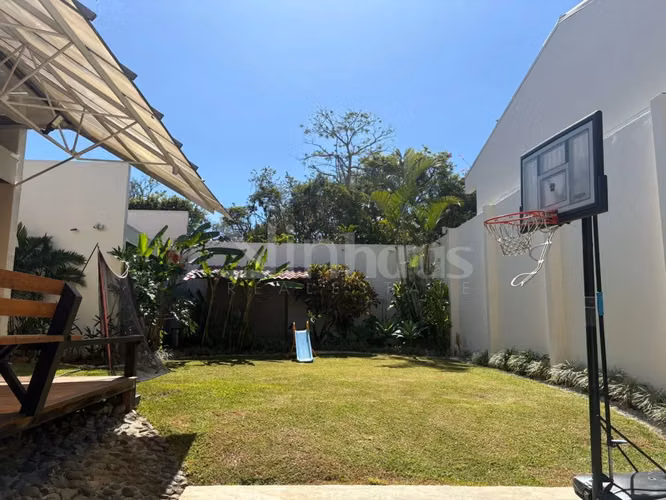 id # 41940 Venta de casa en Lomas de Ayarco sur.