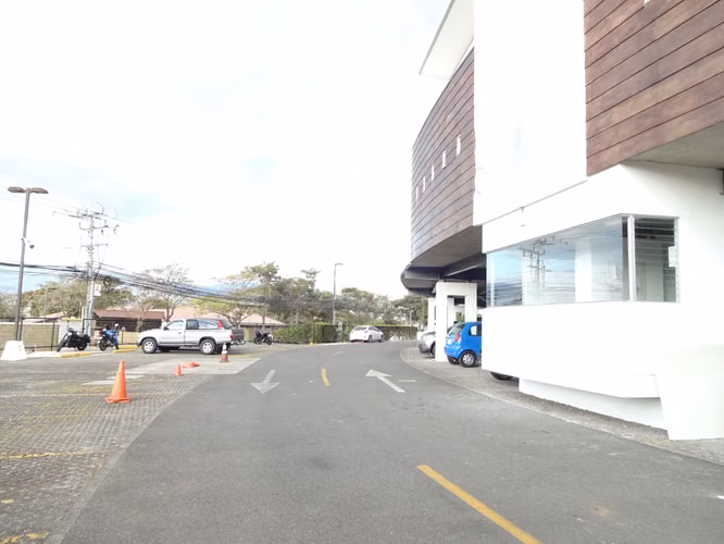 Local / Bodega / Oficina 150 m² en Centro de Negocios - Guachipelín - Imagen 10
