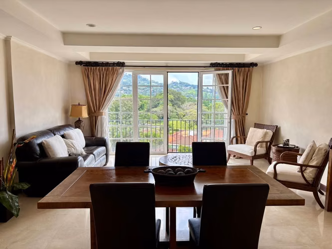 ALQUILER DE APARTAMENTO EN EL CORTIJO LOS LAURELES, ESCAZÚ AMUEBLADO