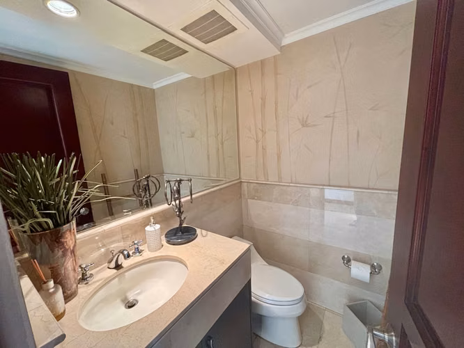 ALQUILER DE APARTAMENTO EN EL CORTIJO LOS LAURELES, ESCAZÚ AMUEBLADO