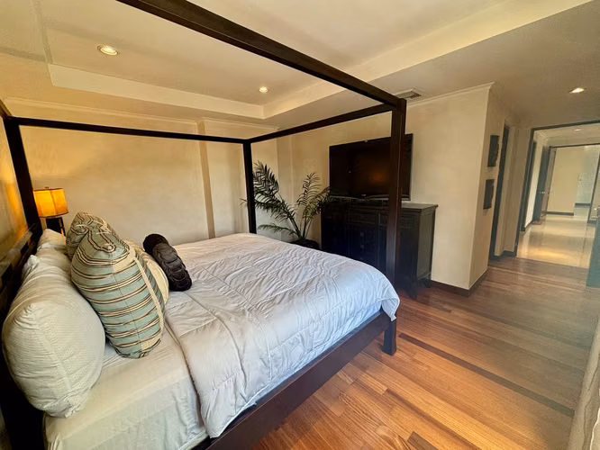 ALQUILER DE APARTAMENTO EN EL CORTIJO LOS LAURELES, ESCAZÚ AMUEBLADO