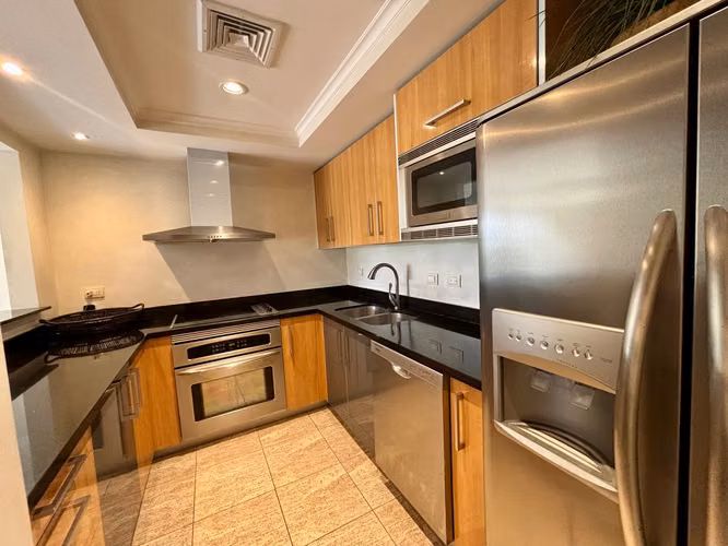 ALQUILER DE APARTAMENTO EN EL CORTIJO LOS LAURELES, ESCAZÚ AMUEBLADO