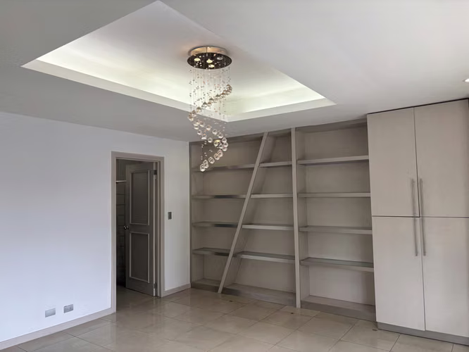 Se VENDE Apartamento en Trejos Montealegre, Escazú. - Imagen 3