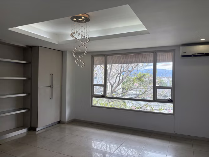 Se VENDE Apartamento en Trejos Montealegre, Escazú. - Imagen 2