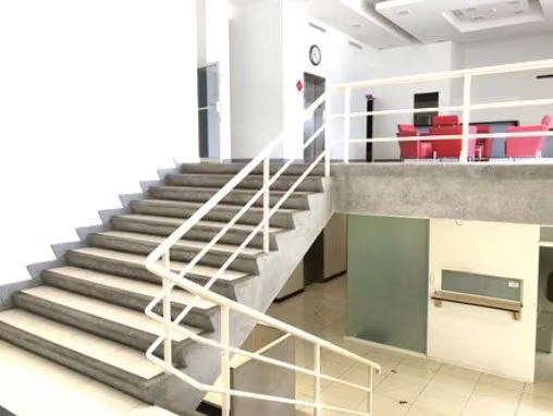 Alquiler Oficina 5,825 m² Edificio en Zona Empresarial - Calle Blancos