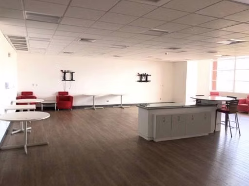 Alquiler Oficina 5,825 m² Edificio en Zona Empresarial - Calle Blancos