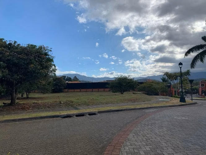 Se vende lote en Condominio Roble Sabana. Curridabat - Imagen 10