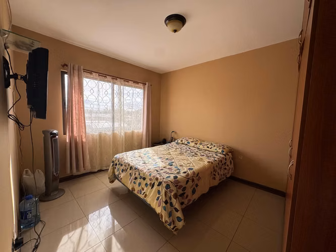 Amplia Casa con jardín en Residencial Privado, San Roque, Heredia