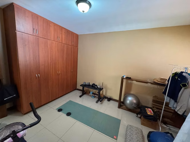 Amplia Casa con jardín en Residencial Privado, San Roque, Heredia