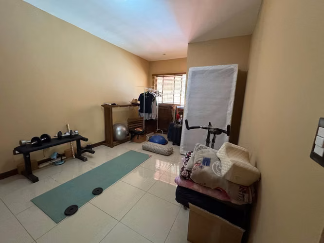 Amplia Casa con jardín en Residencial Privado, San Roque, Heredia
