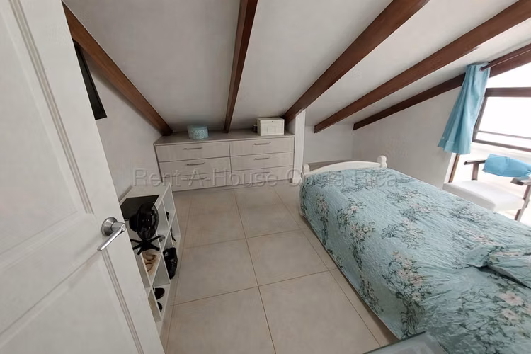 Exclusividad y confort en Santa Ana: el hogar que usted merece