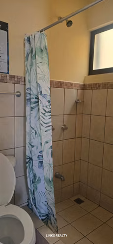 Vendo edificio con apartamentos y oficinas.