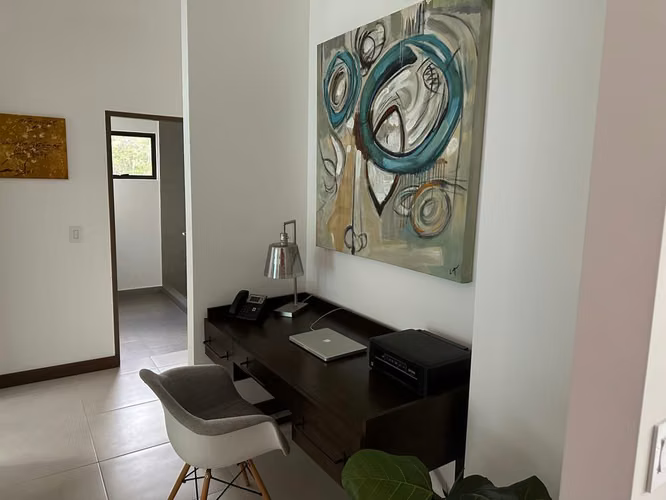 Apartamento de Lujo en Vista al Valle NUEVO PRECIO $399,000