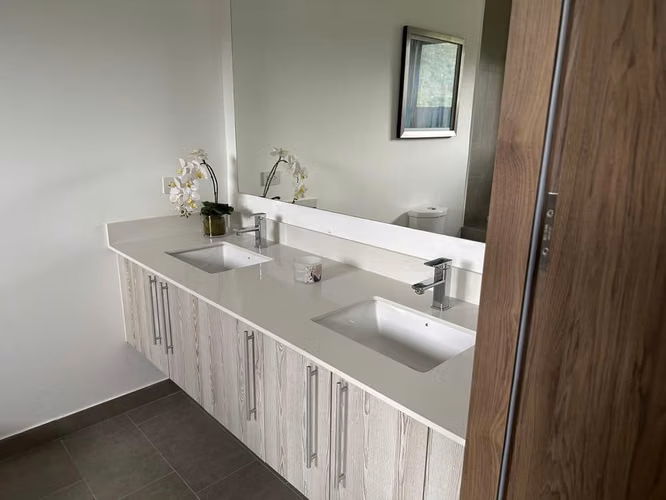 Apartamento de Lujo en Vista al Valle NUEVO PRECIO $399,000