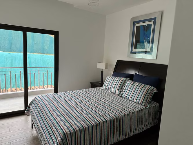 Apartamento de Lujo en Vista al Valle NUEVO PRECIO $399,000