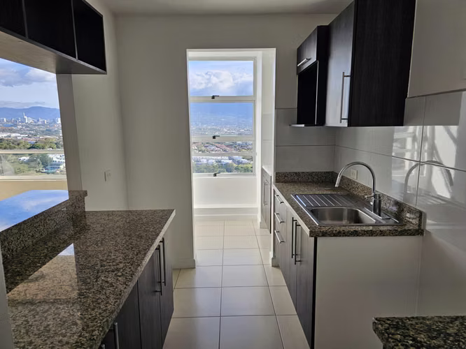 Condominio con Vista al Valle Central a 1 Km Ruta #1, Heredia