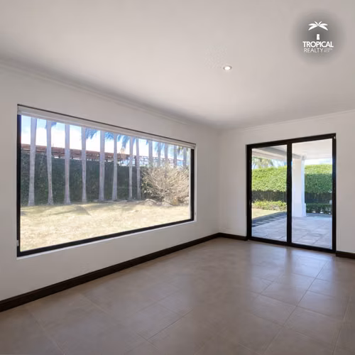 Casa Remodelada en Alquiler en Condominio – Piedades de Santa Ana - Imagen 3
