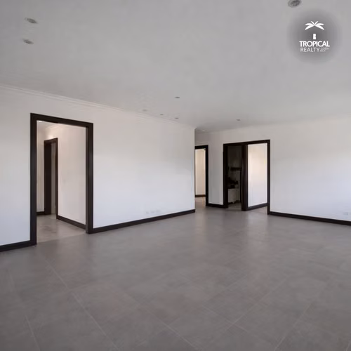 Casa Remodelada en Alquiler en Condominio – Piedades de Santa Ana - Imagen 13