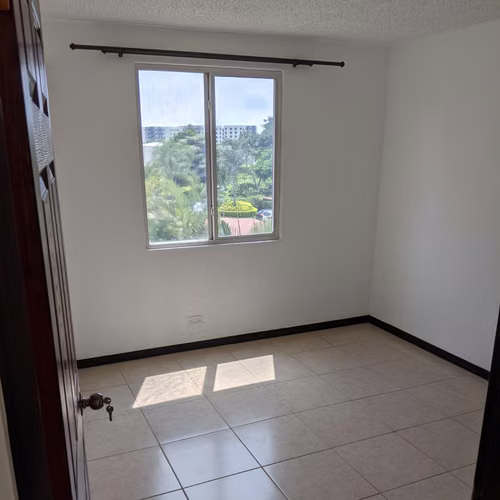 Apartamento 2 dormitorios 2 parqueos, Condominio Villas del Campo, Concasa - Imagen 7