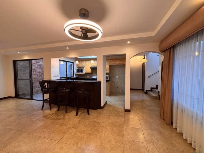 CASA EN SANTA ANA CENTRO - Imagen 2