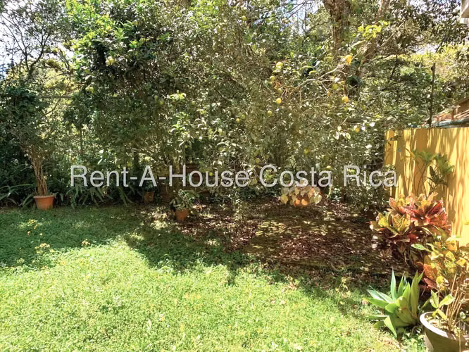 Casa en venta en Condominio en Coronado 4 habitaciones y Acabados Premium