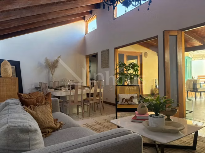 id 41940 Venta de casa en Lomas de Ayarco.