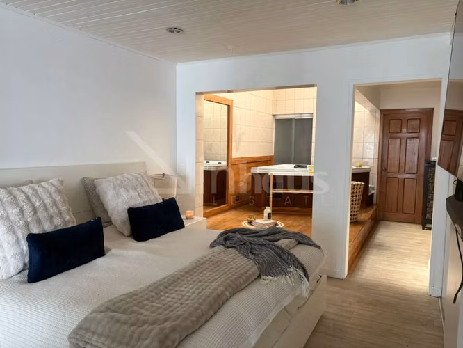id 41940 Venta de casa en Lomas de Ayarco.
