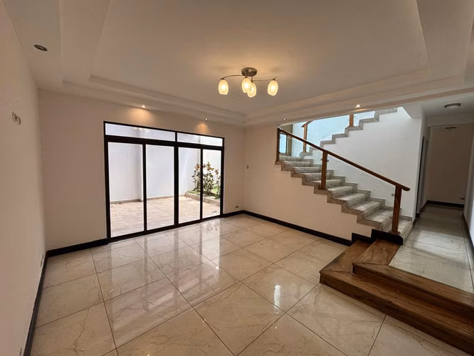 Tu Nuevo Hogar con Elegancia y Amplitud en Condominio Verapaz, Moravia