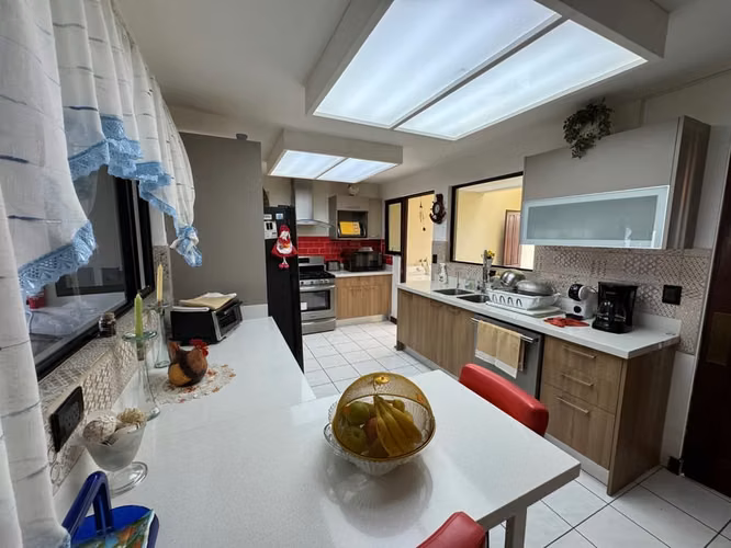 Venta de Quinta en Residencial Guayabos – Lujo-Amplitud-Seguridad 24/7 - Imagen 9
