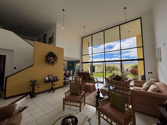 Venta de Quinta en Residencial Guayabos – Lujo-Amplitud-Seguridad 24/7 - Imagen 5